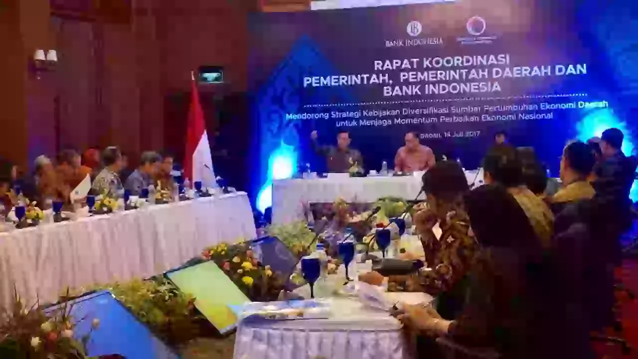 Pimpin Rakor di Balikpapan, Menko Luhut Bahas Pertumbuhan Ekonomi di Kalimantan Pimpin Rakor di Balikpapan, Menko Luhut Bahas Pertumbuhan Ekonomi di Kalimantan