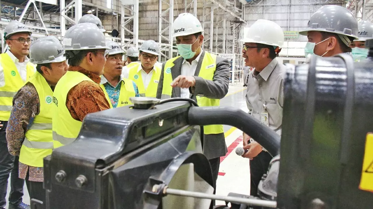 Menko Luhut Kunjungi Kantor PT Barata Indonesia di Gresik Menko Luhut Kunjungi Kantor PT Barata Indonesia di Gresik