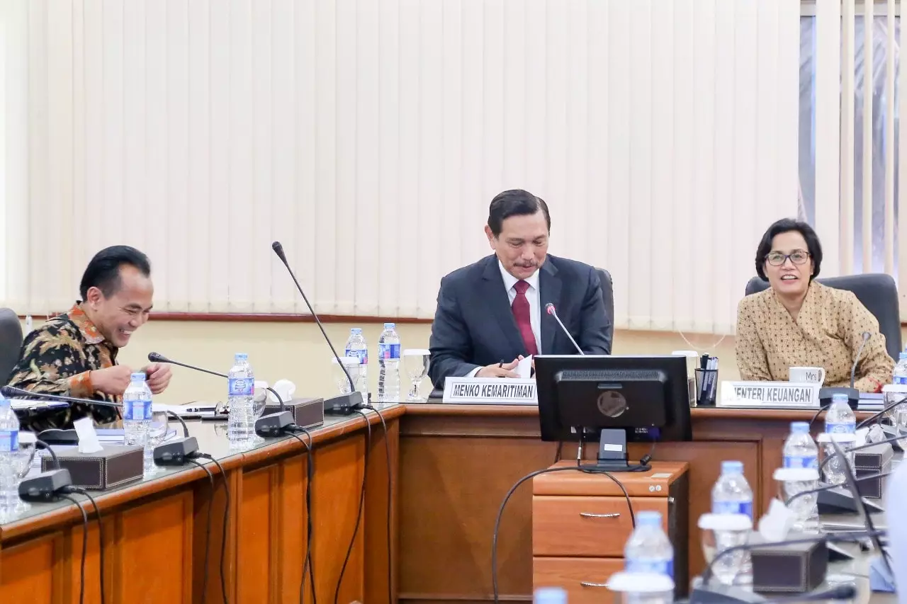 Menko Luhut Hadiri Rapat Blended Finance Menko Luhut Hadiri Rapat Blended Finance