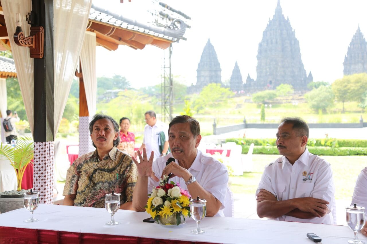 Menko Luhut: Kunjungan 20 juta Wisatawan Bukan Mustahil