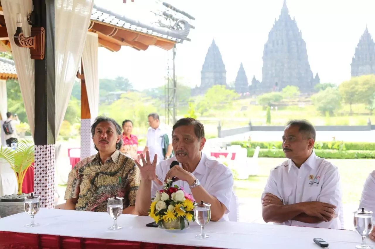 Menko Luhut: Kunjungan 20 juta Wisatawan Bukan Mustahil Menko Luhut: Kunjungan 20 juta Wisatawan Bukan Mustahil