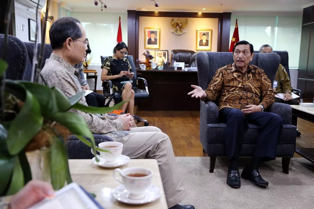 Menko Luhut Terima H.E. Mr. Lim Hng Kiang (Menteri Perdagangan Singapura) Menko Luhut Terima H.E. Mr. Lim Hng Kiang (Menteri Perdagangan Singapura)