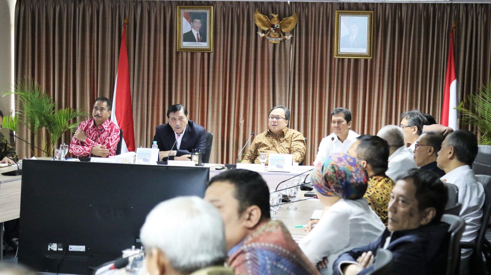 Menko Luhut Pimpin Rakor Perkembangan KSP Borobudur dan Evaluasi Pelaksanaan BOP Borobudur