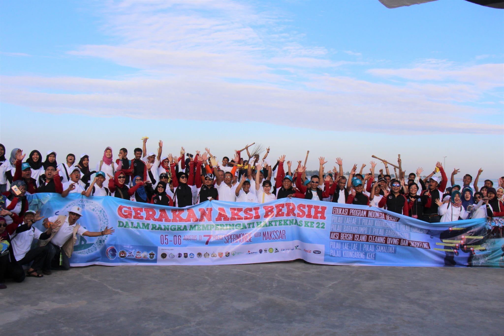 Island Clean Up Pulau-Pulau di Makassar Bersama Kemenko Maritim