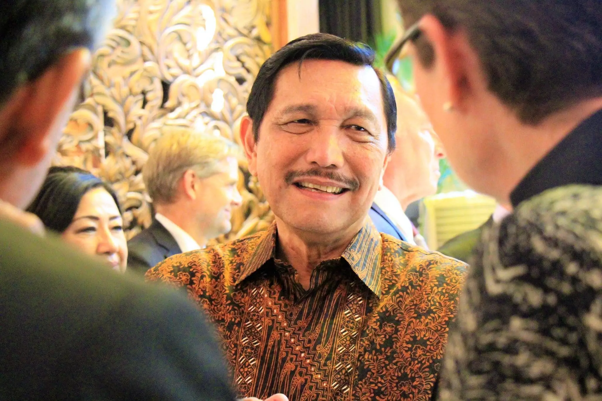 Menko Luhut Hadiri Undangan 'Business Community Dinner' CBA Menko Luhut Hadiri Undangan 'Business Community Dinner' CBA
