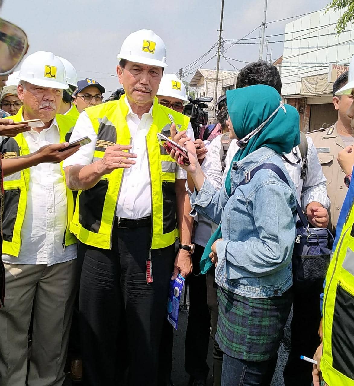 Kerja Bersama, Kemenko Maritim dan KemenPUPR Mulai Penerapan Aspal+Plastik di Jalan Nasional