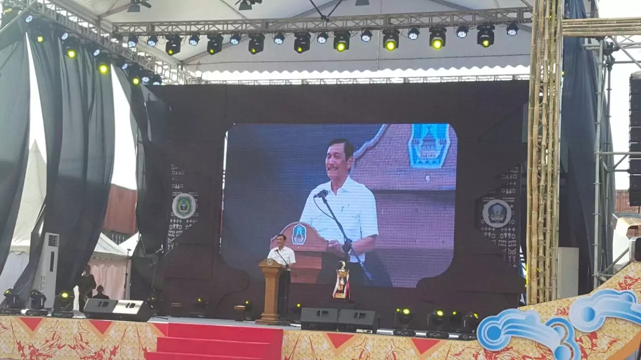 Menko Luhut membuka WIFT 2017 di Kepulauan Widi Maluku Utara Menko Luhut membuka WIFT 2017 di Kepulauan Widi Maluku Utara