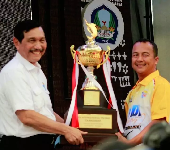 Menko Luhut: Bila Tidak Kompak, Kita Tidak Bisa Bangun Indonesia Menko Luhut: Bila Tidak Kompak, Kita Tidak Bisa Bangun Indonesia