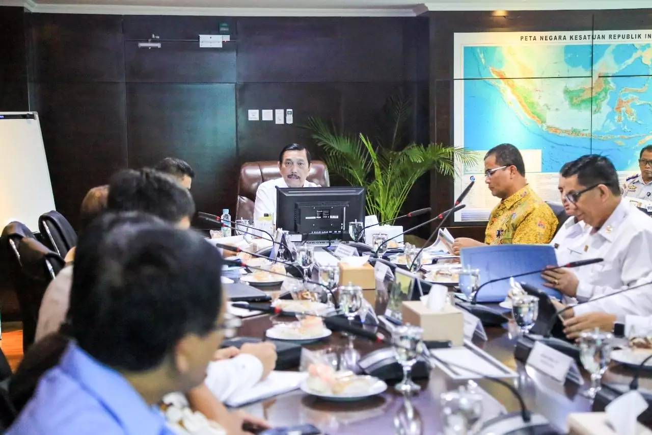 Menko Luhut Rakor Maritime Surveilance Sistem Bakamla RI Menko Luhut Rakor Maritime Surveilance Sistem Bakamla RI