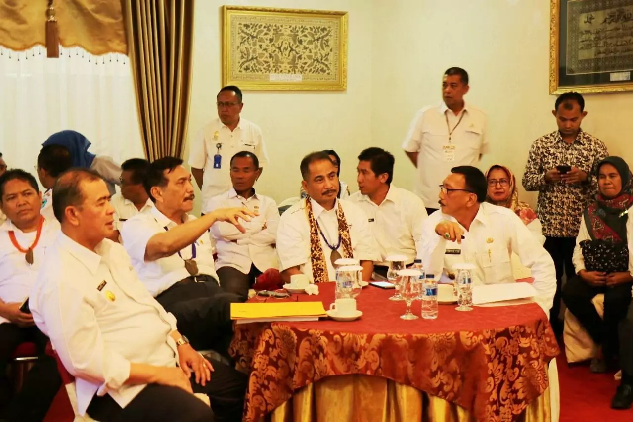 Menko Luhut Pimpin Rapat mengenai Kawasan Ekonomi Khusus (KEK) Mandeh Menko Luhut Pimpin Rapat mengenai Kawasan Ekonomi Khusus (KEK) Mandeh