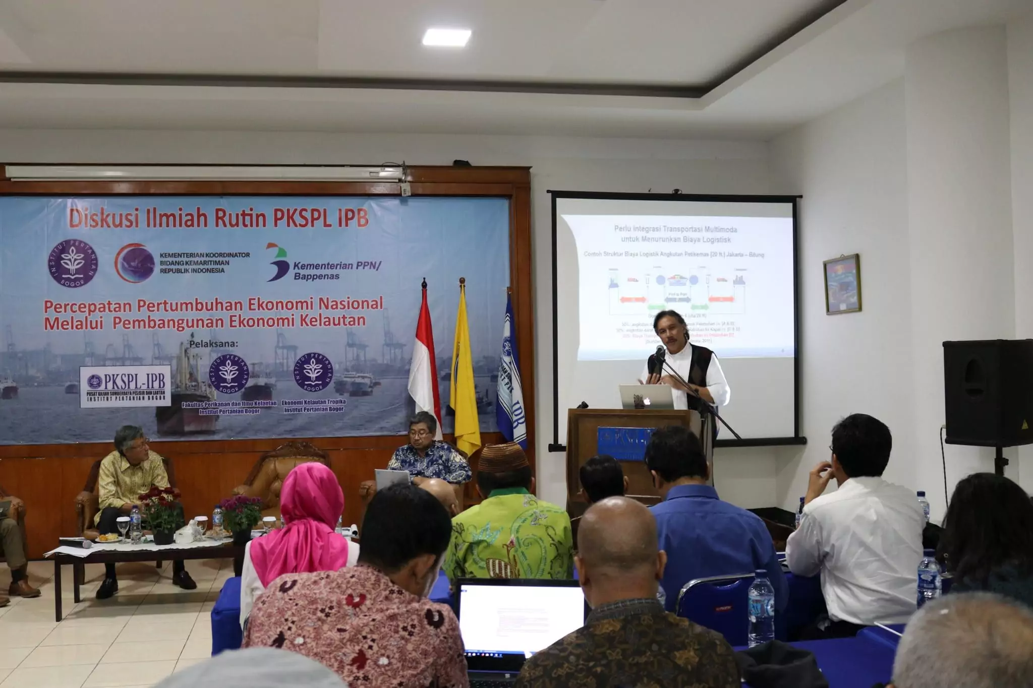 Sektor Kelautan Bukan Faktor Tunggal Penentu Keberhasilan Pembangunan Kemaritiman Sektor Kelautan Bukan Faktor Tunggal Penentu Keberhasilan Pembangunan Kemaritiman