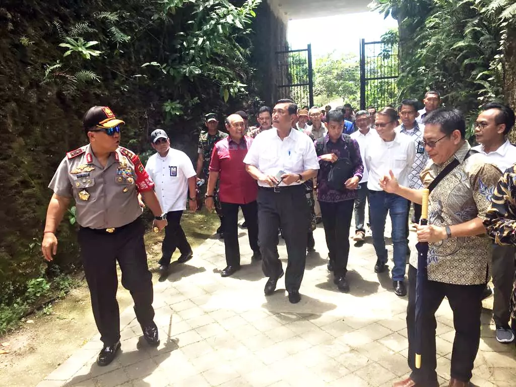 Menko Luhut: Bandara Bali Utara Hanya Masalah Waktu Menko Luhut: Bandara Bali Utara Hanya Masalah Waktu