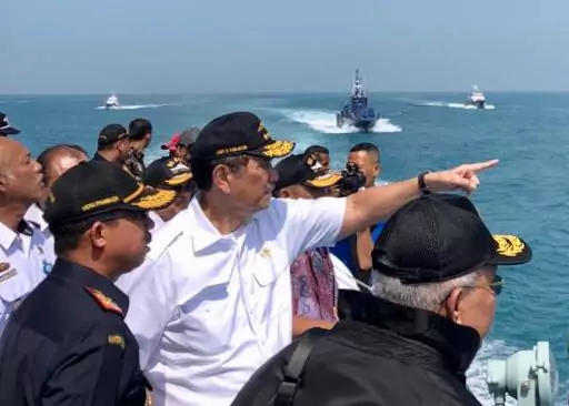 Majukan Pelabuhan Batam, Menko Luhut: Kita Ambil Tindakan Tegas Majukan Pelabuhan Batam, Menko Luhut: Kita Ambil Tindakan Tegas