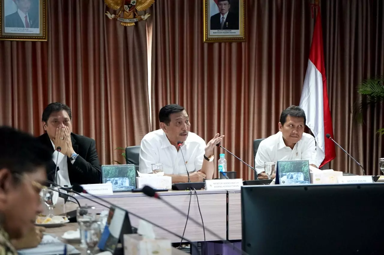 Menko Luhut Pimpin Jalannya Rapat Koordinasi Mengenai Pelatihan Menghadapi Revolusi Industri 4.0 Menko Luhut Pimpin Jalannya Rapat Koordinasi Mengenai Pelatihan Menghadapi Revolusi Industri 4.0