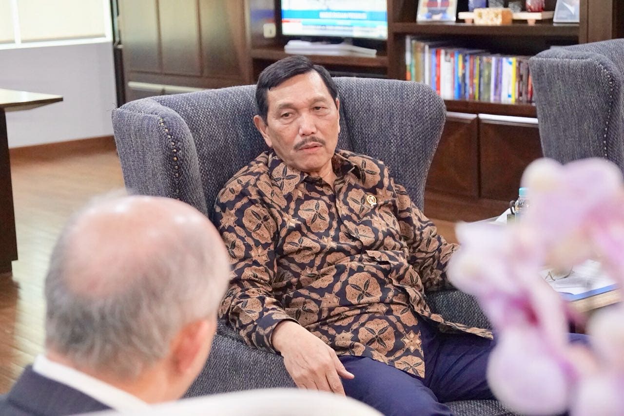 Meeting_w-_Dubes_Amerika
