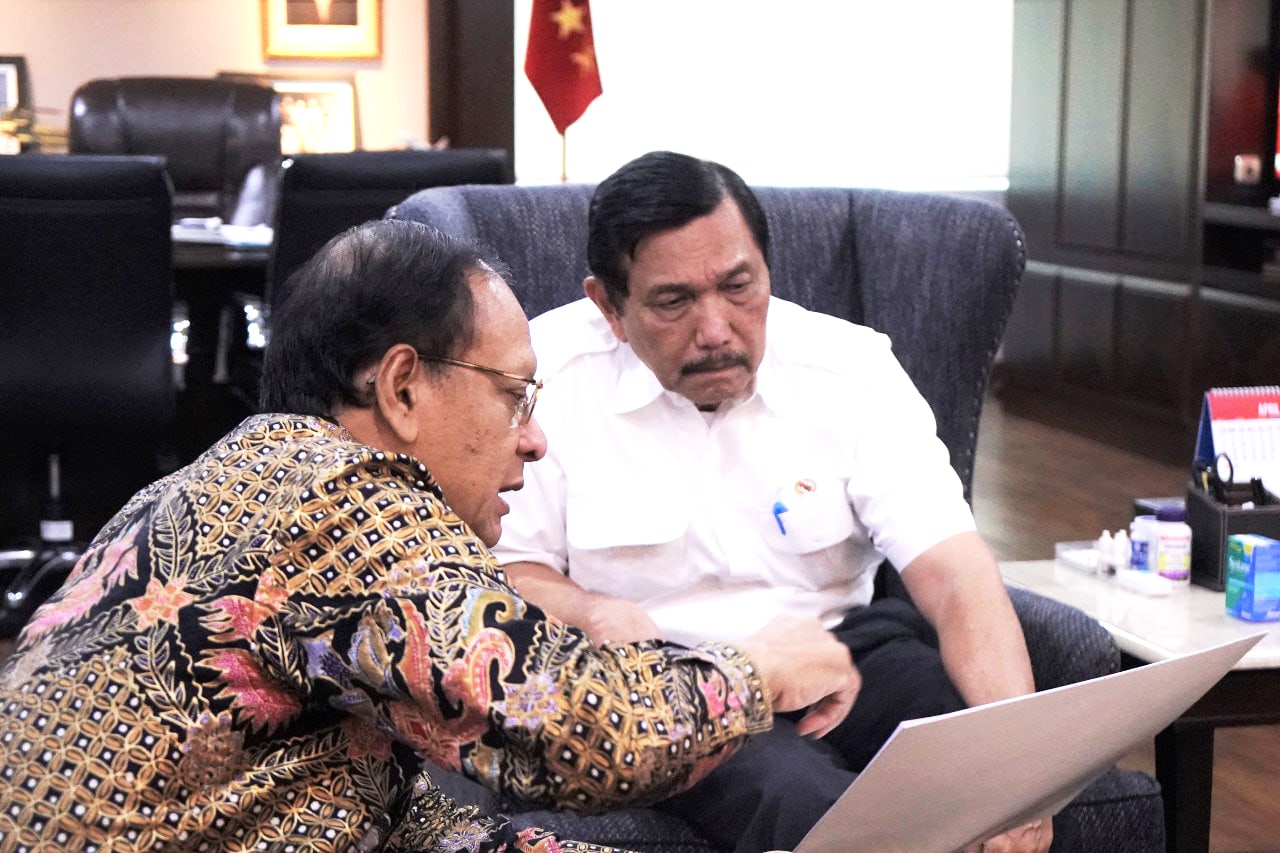 Menko_Luhut_Meeting_with_Pak_Eddy_pratomo