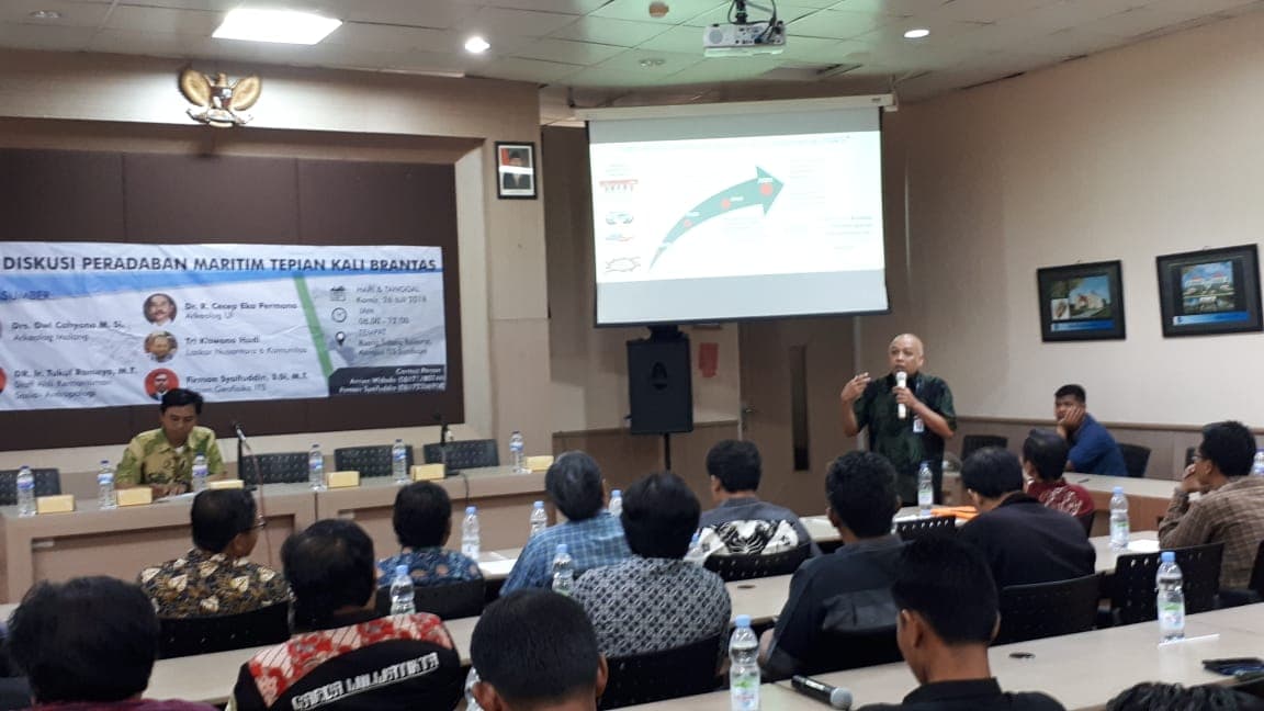 Hidupkan Budaya Maritim Nusantara Diskusi Peradaban Maritim Tepian Kali Brantas Hidupkan Budaya Maritim Nusantara Diskusi Peradaban Maritim Tepian Kali Brantas