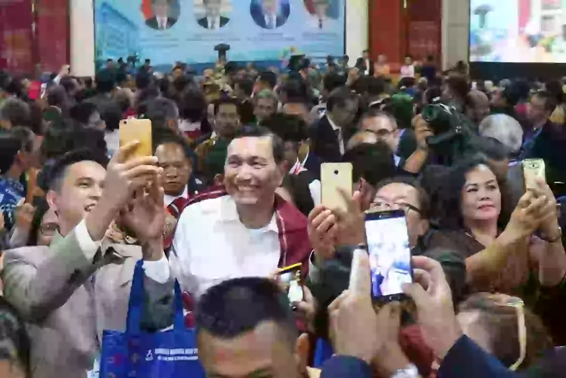 Menko Luhut Berharap Peran HKBP Dapat Maksimalkan Potensi Anak Muda Menko Luhut Berharap Peran HKBP Dapat Maksimalkan Potensi Anak Muda