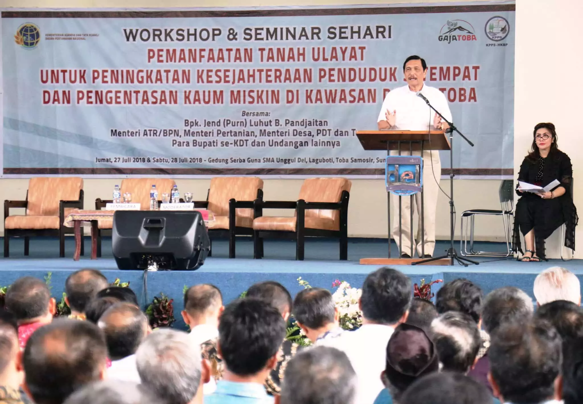 Keynote Speaker Menko Luhut Acara Workshop Pemanfaatan Tanah Ulayat untuk Peningkatan Kesejahteraan Penduduk Kawasan Danau Toba Keynote Speaker Menko Luhut Acara Workshop Pemanfaatan Tanah Ulayat untuk Peningkatan Kesejahteraan Penduduk Kawasan Danau Toba