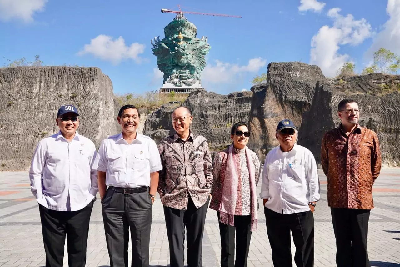 Menko Luhut Dampingi Presiden IMF-WB Tinjau Pembangunan GWK dan BNDCC Bali Menko Luhut Dampingi Presiden IMF-WB Tinjau Pembangunan GWK dan BNDCC Bali