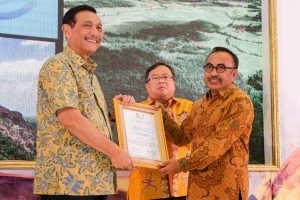 Menko Luhut Membuka dan Memberi Arahan Pada Konferensi Nasional 1 Geopark Indonesia
