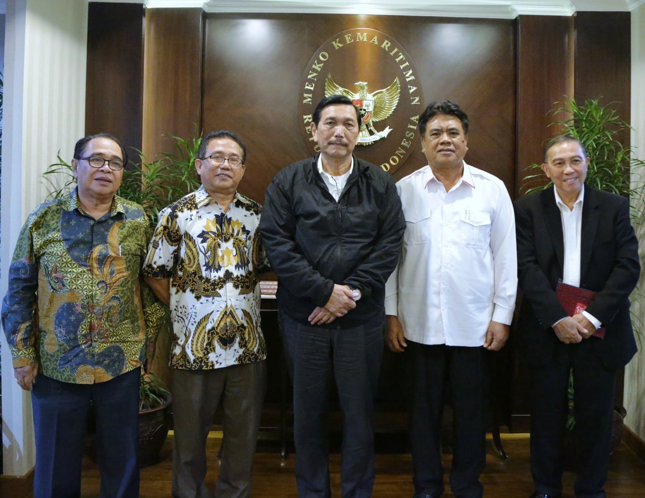 Menko Luhut Meeting Bersama Pengurus FPKB (Forum Komunikasi Pria Kaum Bapa) PGI (Req.Pdt Gomar) di Kantor Maritim