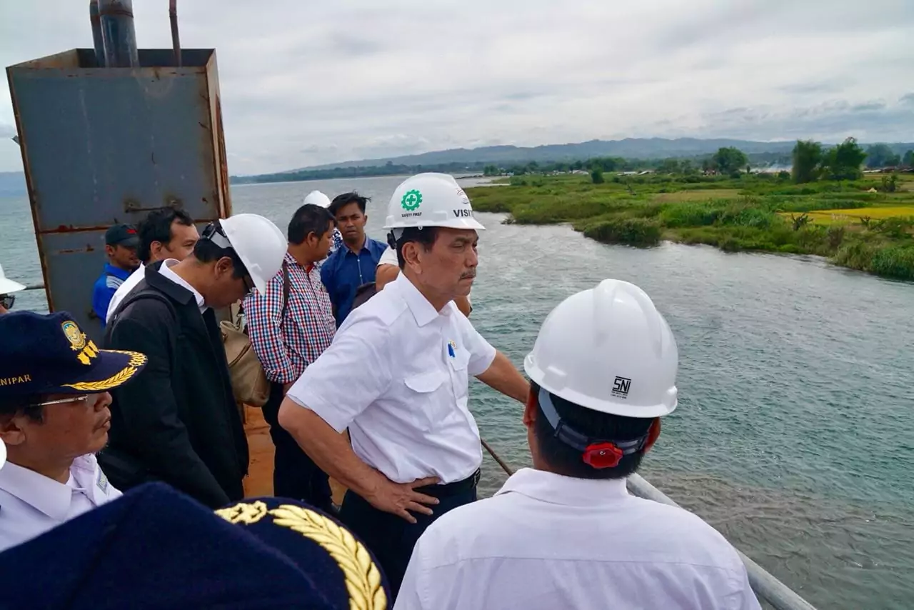 Menko Luhut: "Danau Toba Kini Mempunyai Galangan Kapal" Menko Luhut: "Danau Toba Kini Mempunyai Galangan Kapal"