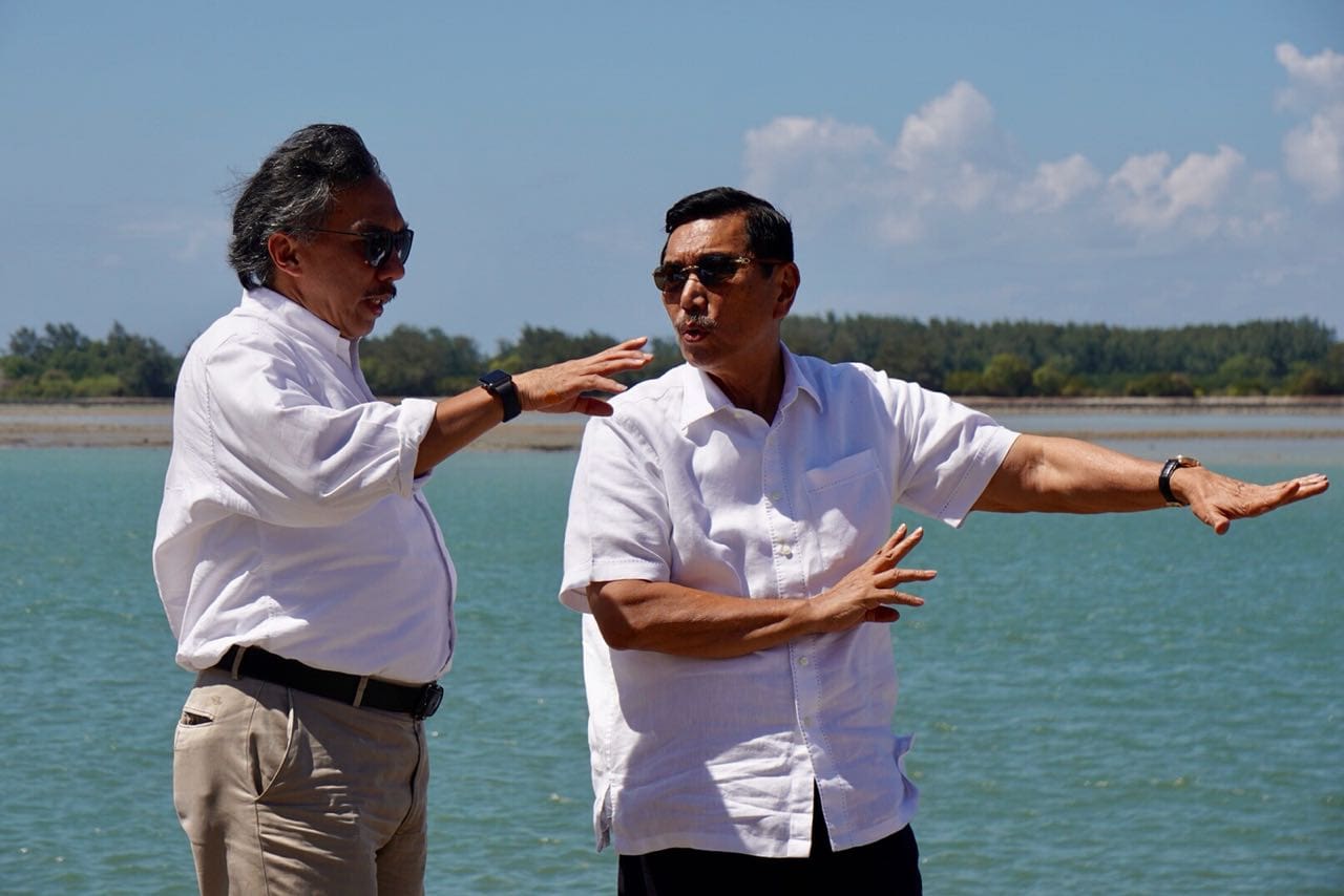 Menko Luhut Mengecek Proses Pembangunan Pelabuhan Tanjung Benoa