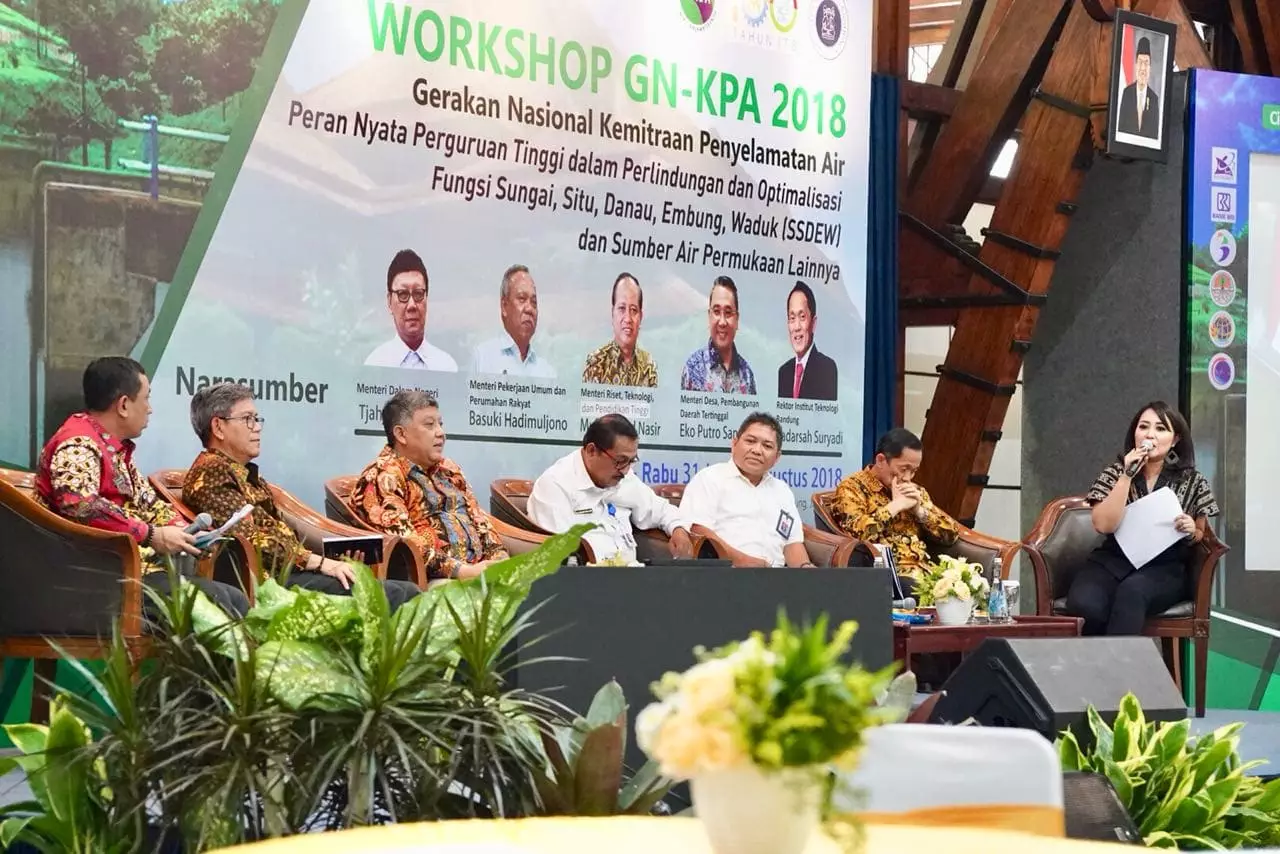 Deputi Safri Menghadiri Workshop Gerakan Nasional Kemitraan Penyelamatan Air (GN-KPA 2018) Deputi Safri Menghadiri Workshop Gerakan Nasional Kemitraan Penyelamatan Air (GN-KPA 2018)