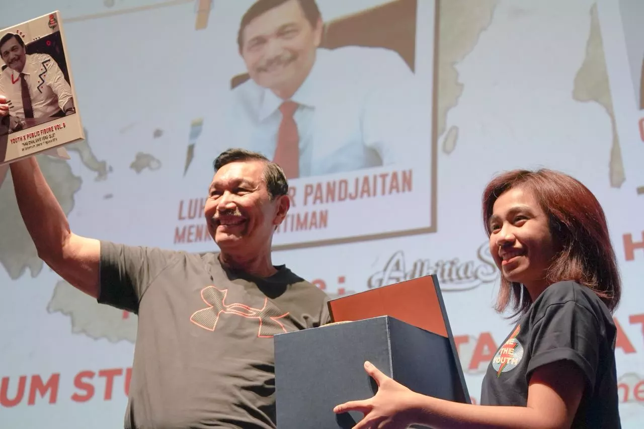 Menko Maritim Luhut B. Pandjaitan Menghadiri Undangan Sebagai Narasumber di Acara Talkshow "Youth Public Future" Menko Maritim Luhut B. Pandjaitan Menghadiri Undangan Sebagai Narasumber di Acara Talkshow "Youth Public Future"