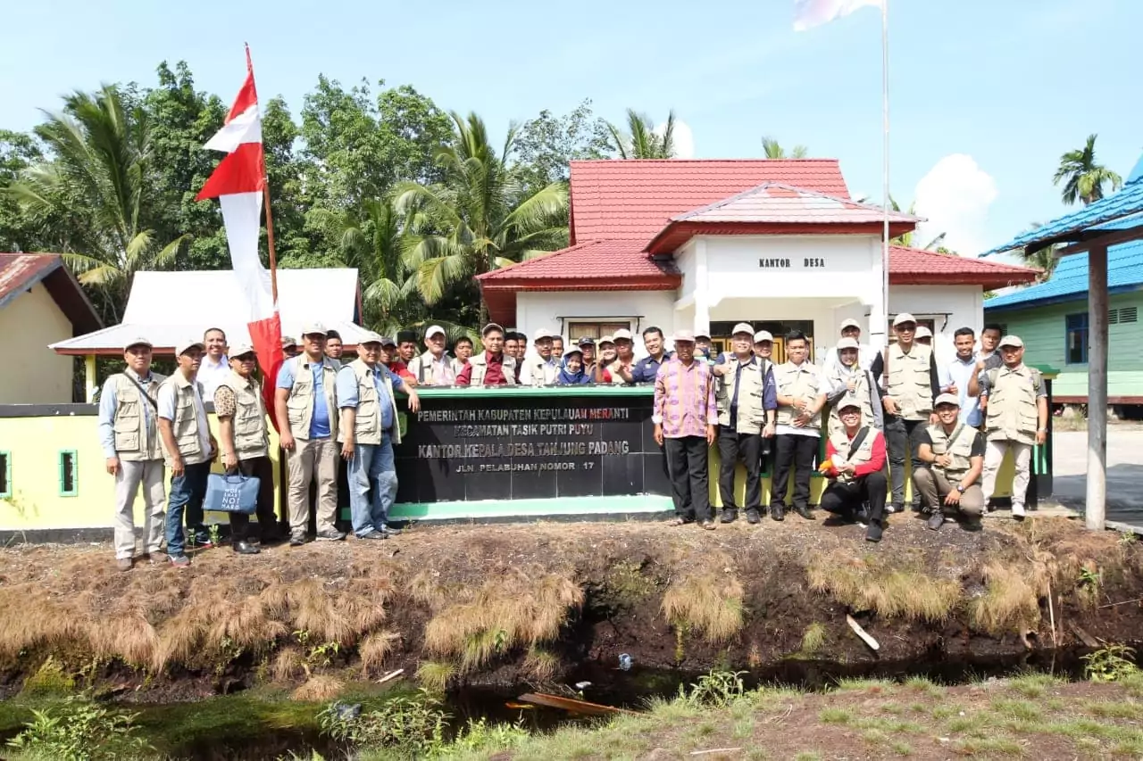 Pemerintah Akan Terus Berupaya Menerangi Wilayah Terdepan Indonesia Pemerintah Akan Terus Berupaya Menerangi Wilayah Terdepan Indonesia