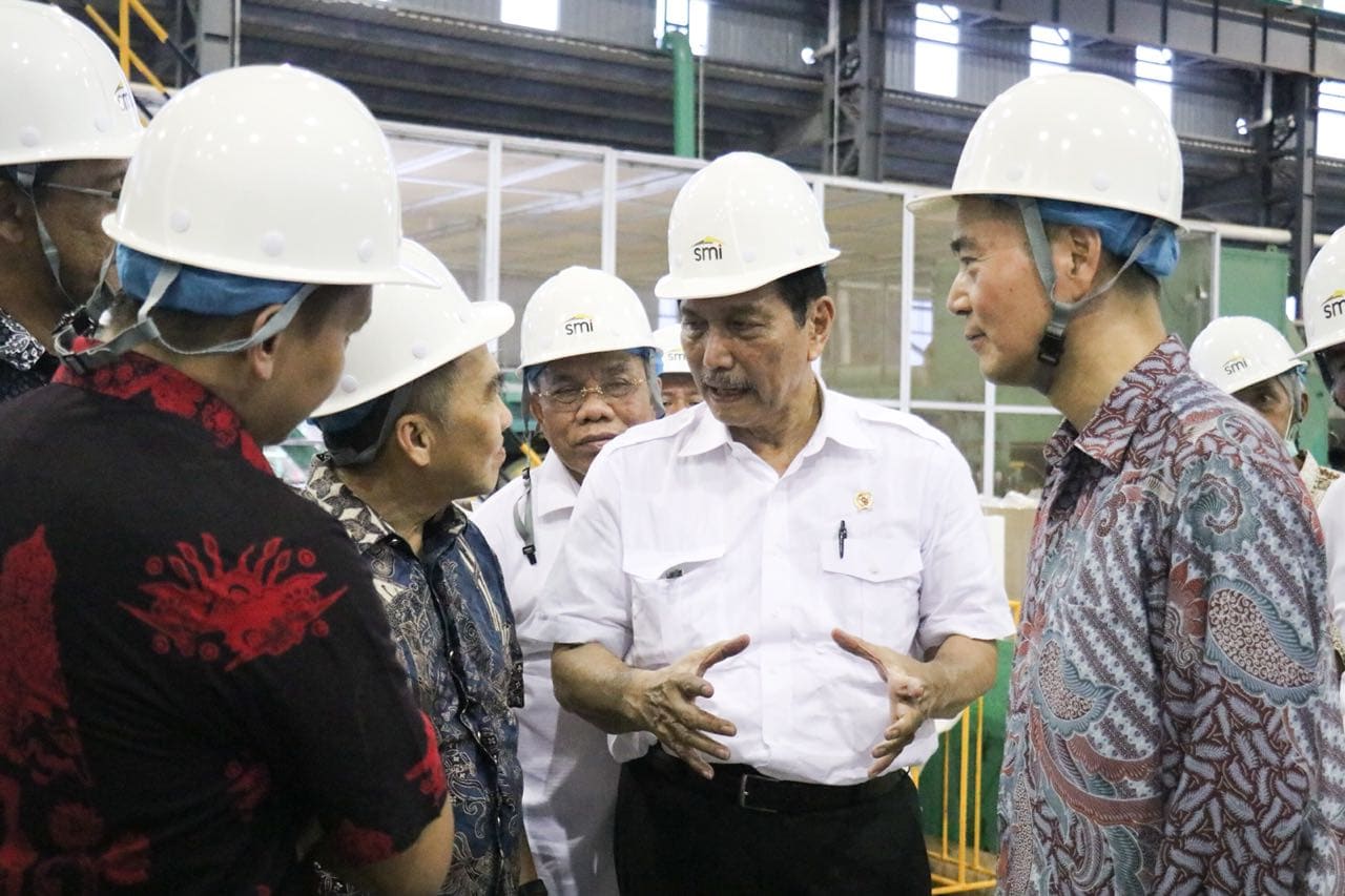Menko Luhut Resmikan Kawasan Industri Pengolah Nikel Hingga Baterai Lithium Menko Luhut Resmikan Kawasan Industri Pengolah Nikel Hingga Baterai Lithium
