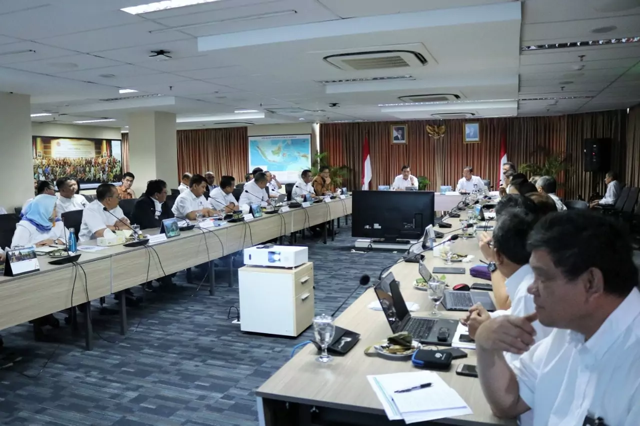 Menko Bidang Kemaritiman, Luhut B. Pandjaitan pimpin Rapat Internal Kemenko Maritim Menko Bidang Kemaritiman, Luhut B. Pandjaitan pimpin Rapat Internal Kemenko Maritim