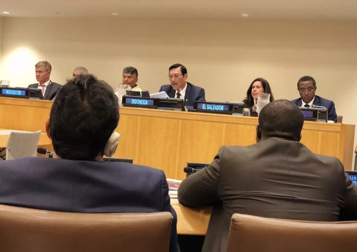 Menko Luhut: Saat ini Pertumbuhan Ekonomi juga Diukur dari Perlindungan Lingkungan Menko Luhut: Saat ini Pertumbuhan Ekonomi juga Diukur dari Perlindungan Lingkungan