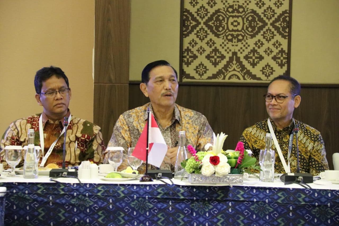 Sampah Plastik Laut Adalah Isu Lintas Batas, Menko Luhut:Kita Tidak Bisa Atasi Sendiri Sampah Plastik Laut Adalah Isu Lintas Batas, Menko Luhut:Kita Tidak Bisa Atasi Sendiri