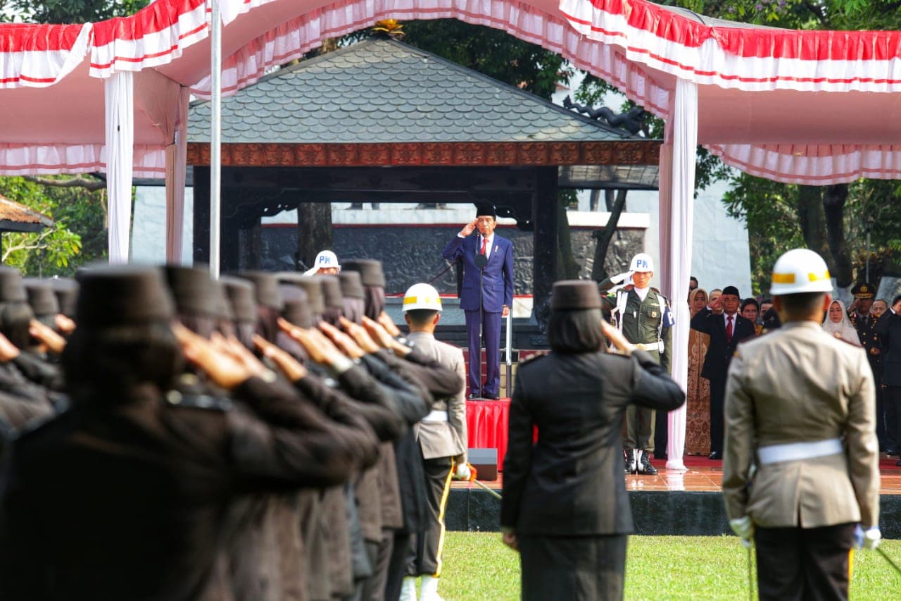 Menko Luhut Hadir Dalam Upacara Hari Kesaktian Pancasila Menko Luhut Hadir Dalam Upacara Hari Kesaktian Pancasila