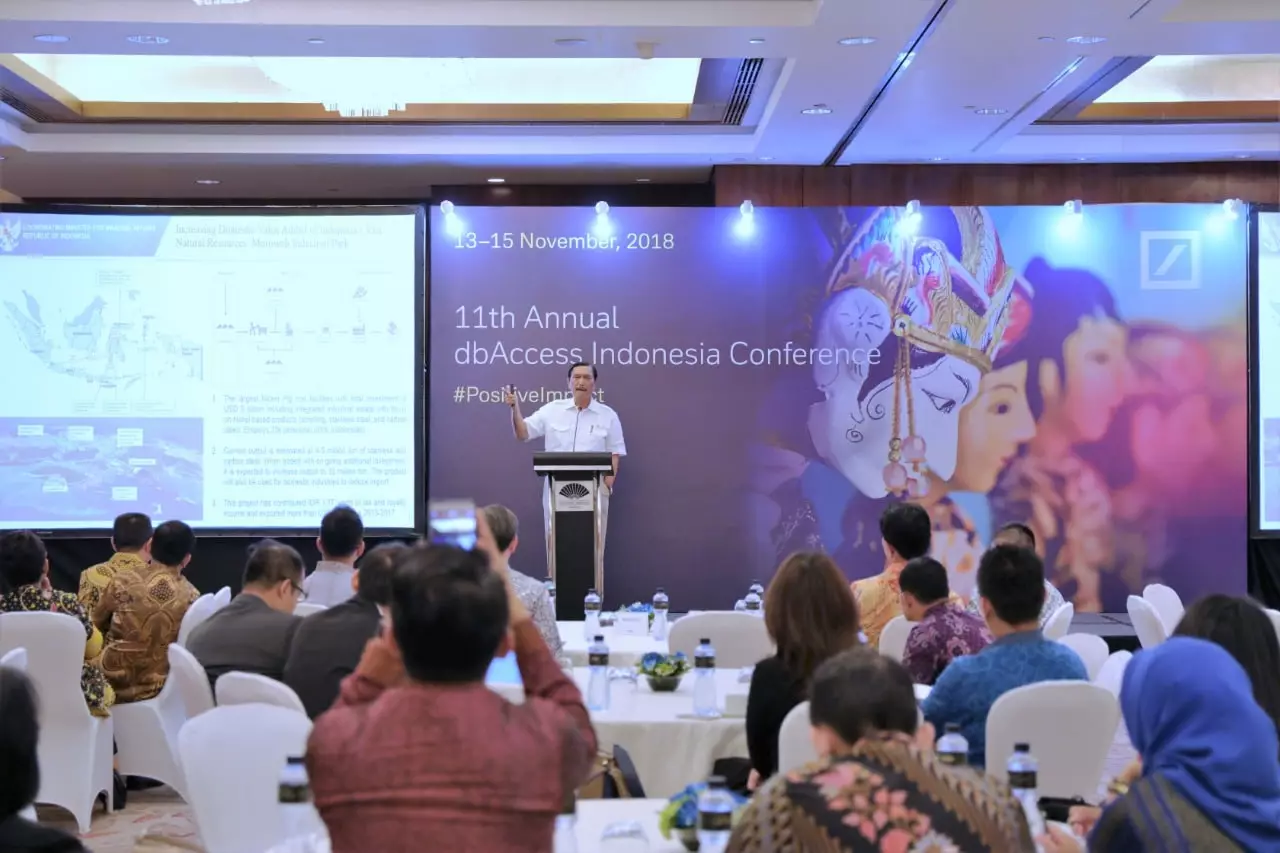 Menko Luhut memberikan pidato pembukaan dalam acara Deutshce Bank Conference Menko Luhut memberikan pidato pembukaan dalam acara Deutshce Bank Conference