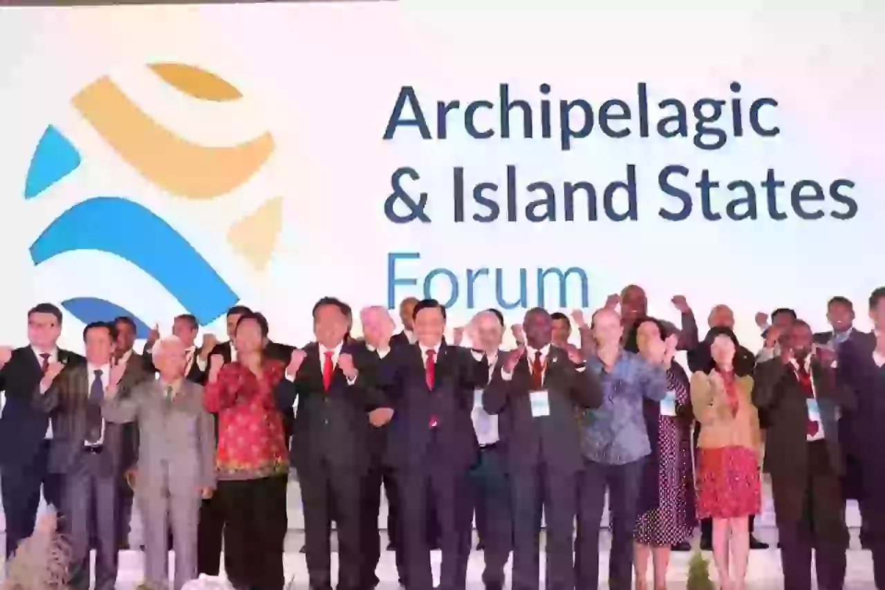 Mewakili Presiden RI, Menko Luhut: Deklarasi Manado aksi nyata negara-negara kepulauan hadapi ancaman perubahan iklim Mewakili Presiden RI, Menko Luhut: Deklarasi Manado aksi nyata negara-negara kepulauan hadapi ancaman perubahan iklim