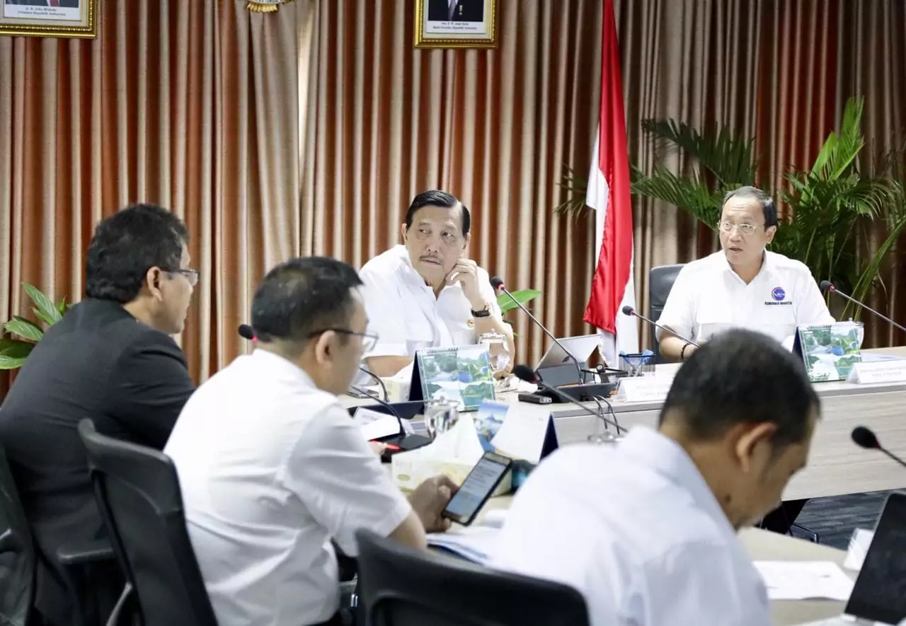 Menko Luhut Pimpin Rapat Evaluasi Tahunan Kemenko Maritim Menko Luhut Pimpin Rapat Evaluasi Tahunan Kemenko Maritim