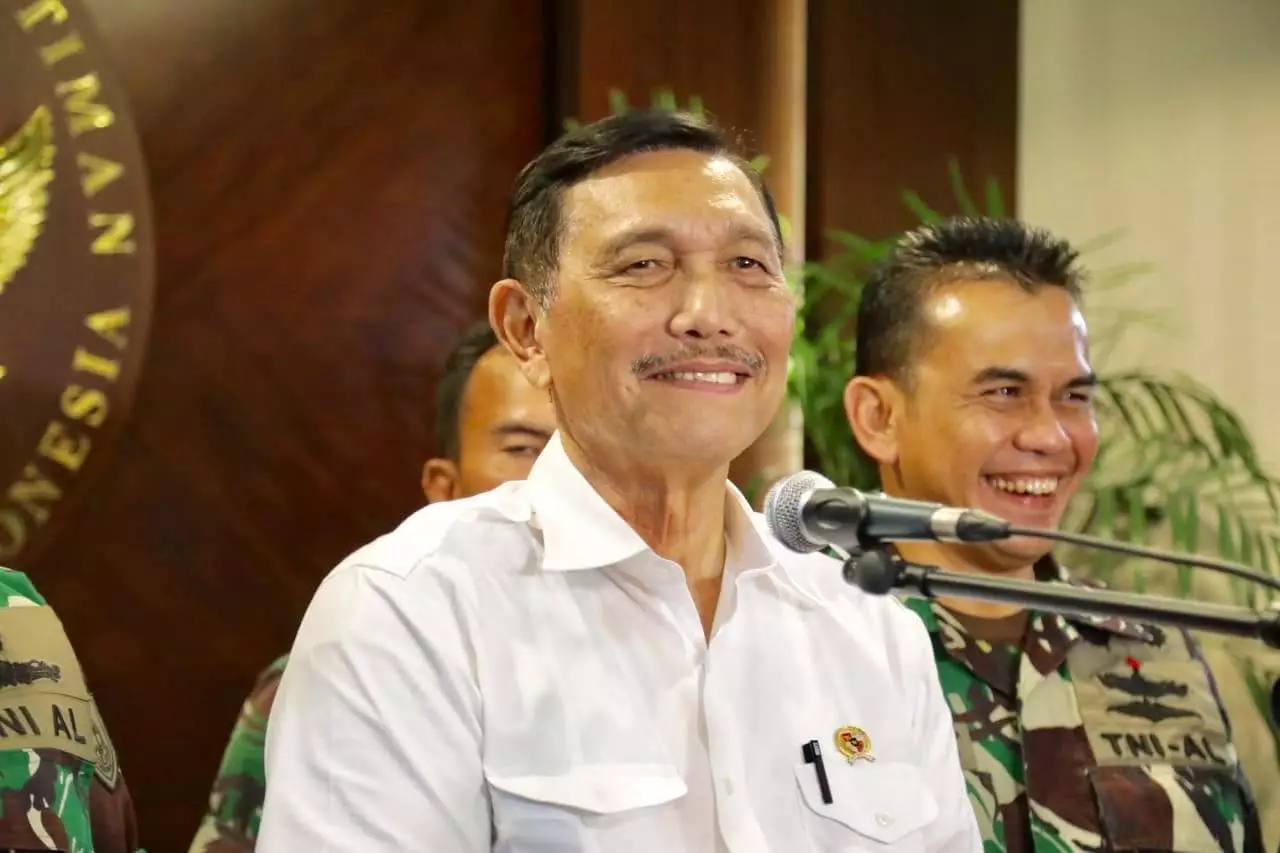 Menko Luhut Apresiasi Tim Pencari Yang Menemukan CVR Lion Air JT-610 Menko Luhut Apresiasi Tim Pencari Yang Menemukan CVR Lion Air JT-610