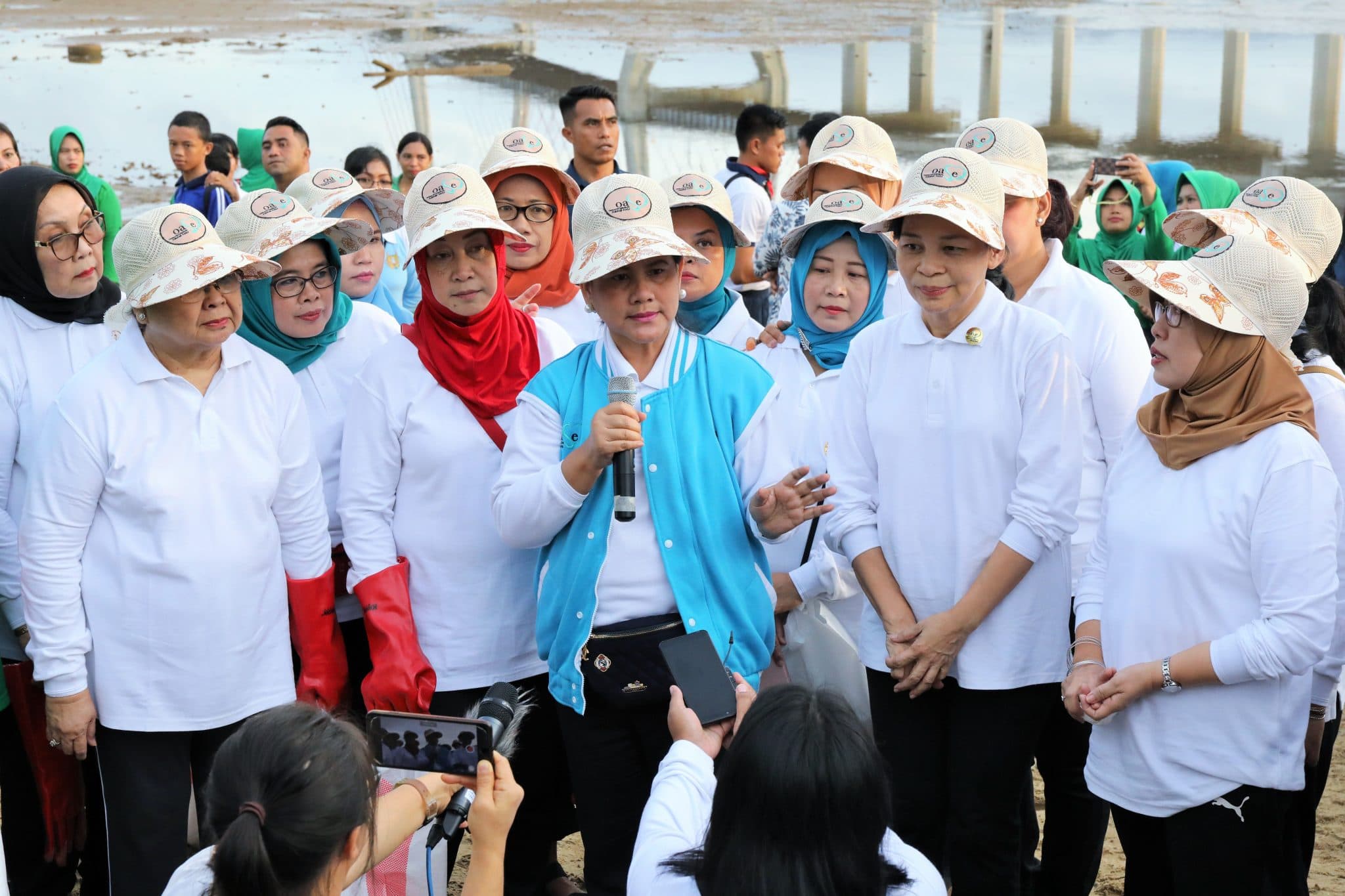 Gerakan Indonesia Bersih, Aksi Bersih Pantai di Ambon Bersama Ibu Negara