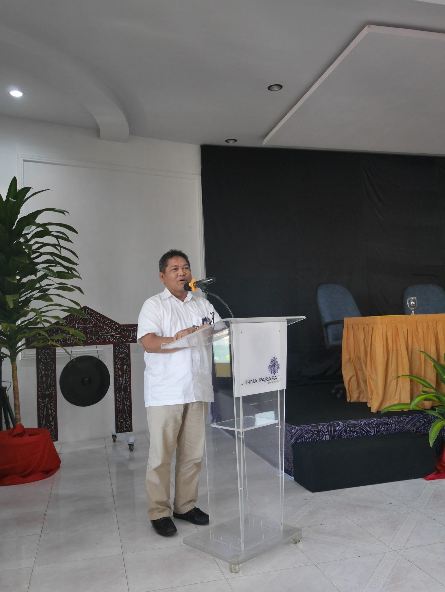 Deputi_Safri_Toba_1