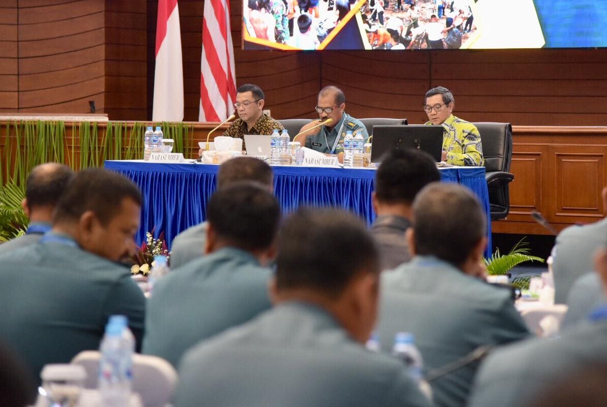 Deputi Bidang Koordinasi Sumber Daya Alam dan Jasa Agung Kuswandono menjadi narasumber dalam Rapat Koordinasi dan dan Rapat Teknis Bidang Potensi Maritim Tahun 2019 di Mabes TNI AL