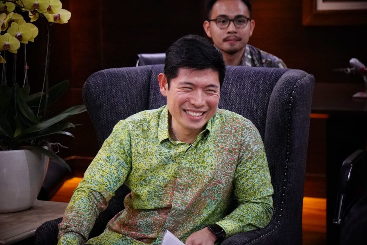 Menko Luhut Meeting dengan CEO Grab Anthony Tan