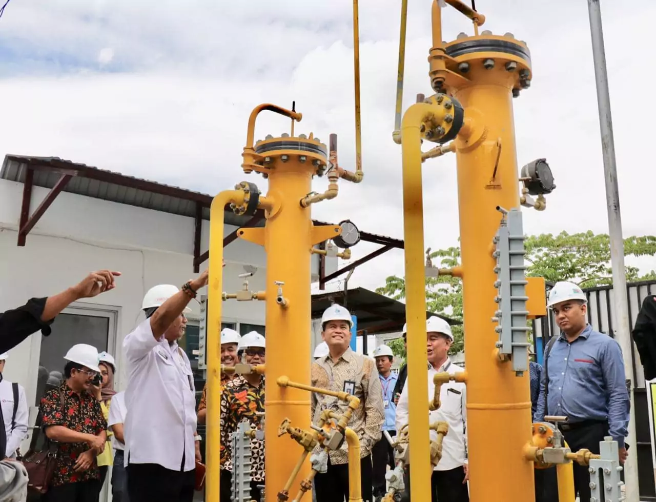Kemenko Maritim Tinjau Lokasi Stasiun Metering dan Instalasi Sambungan Rumah Jargas Kemenko Maritim Tinjau Lokasi Stasiun Metering dan Instalasi Sambungan Rumah Jargas