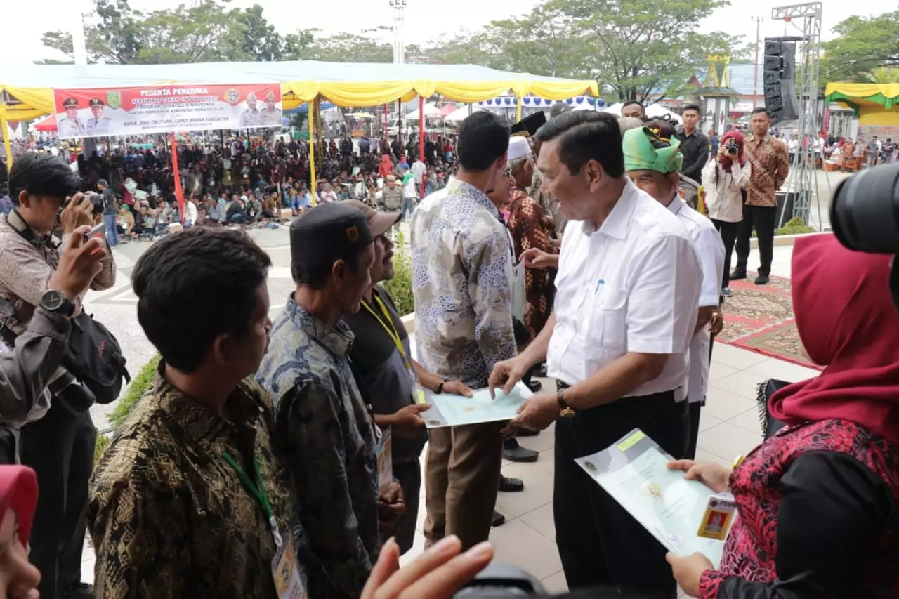 Menko Luhut Terus Dorong Potensi Kemaritiman Di Riau Menko Luhut Terus Dorong Potensi Kemaritiman Di Riau