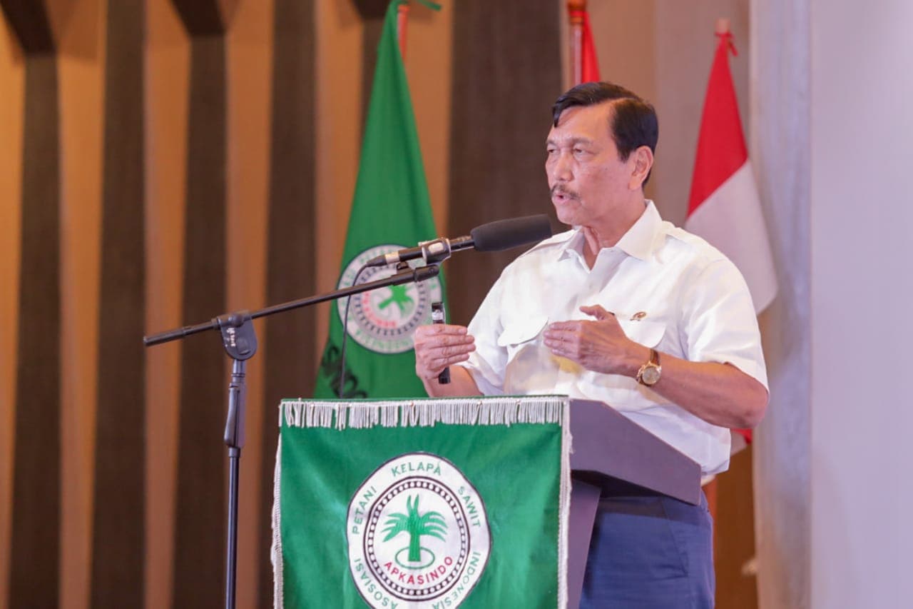 Menko Luhut : Pemerintah Berkomitmen Lindungi Petani, Industri sawit dan Menjaga Lingkungan Menko Luhut : Pemerintah Berkomitmen Lindungi Petani, Industri sawit dan Menjaga Lingkungan