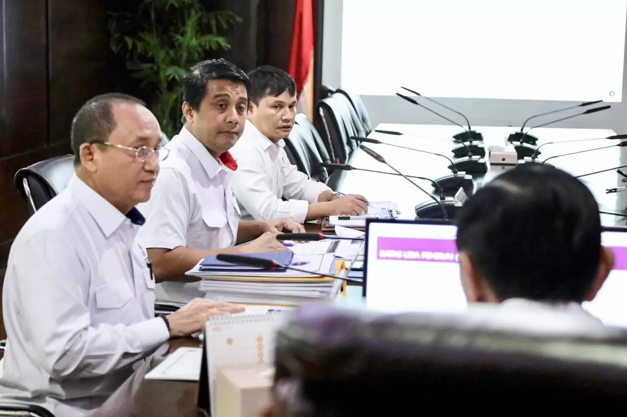 Menko Luhut Rapat Progres ASN Kemenko Maritim 1