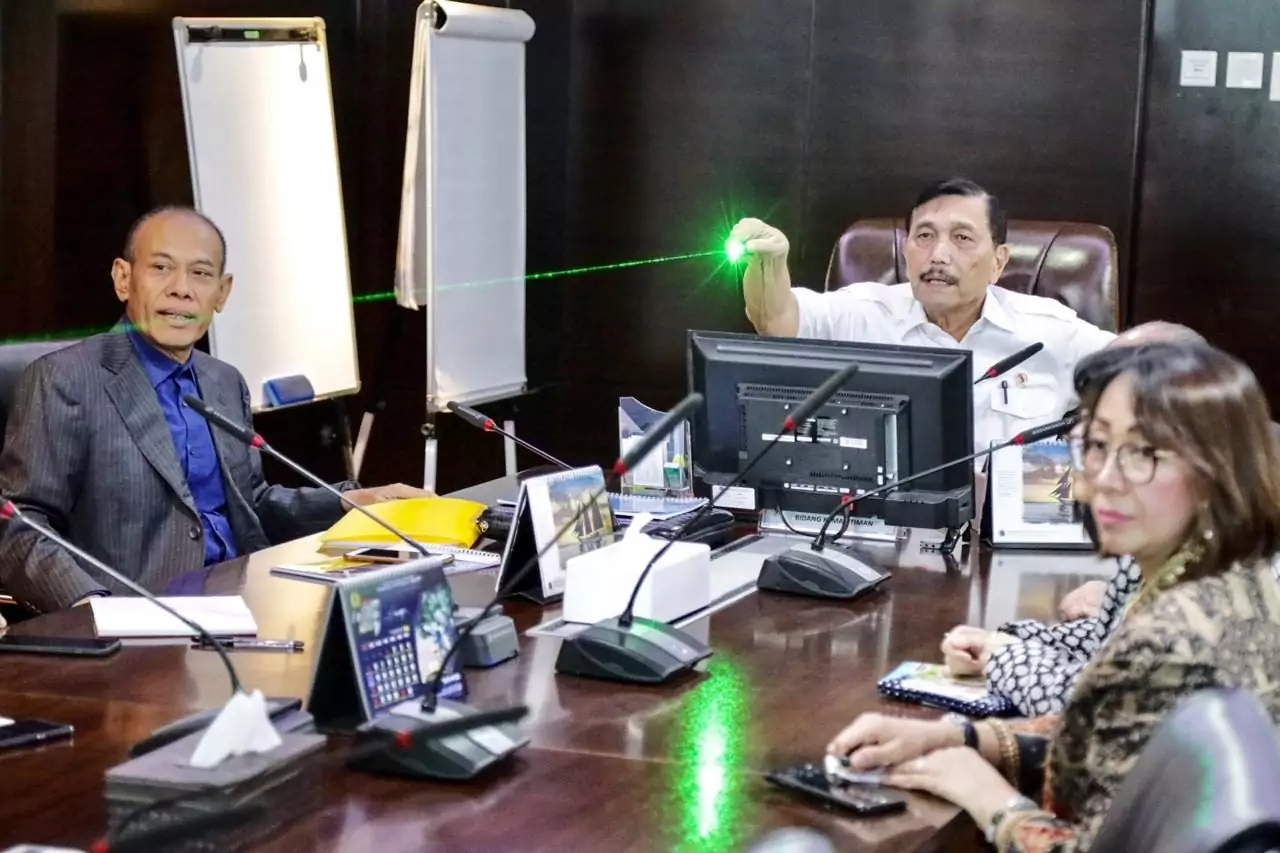 Menko Luhut Rapat Pembangunan Bandara di Bali Utara 2