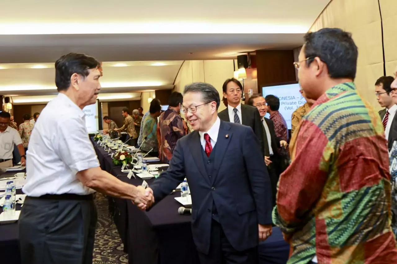 Bertemu Menko Luhut, Menteri Ekonomi Jepang Janjikan Bantu Bangun SDM Indonesia IMG-20190529-WA0037